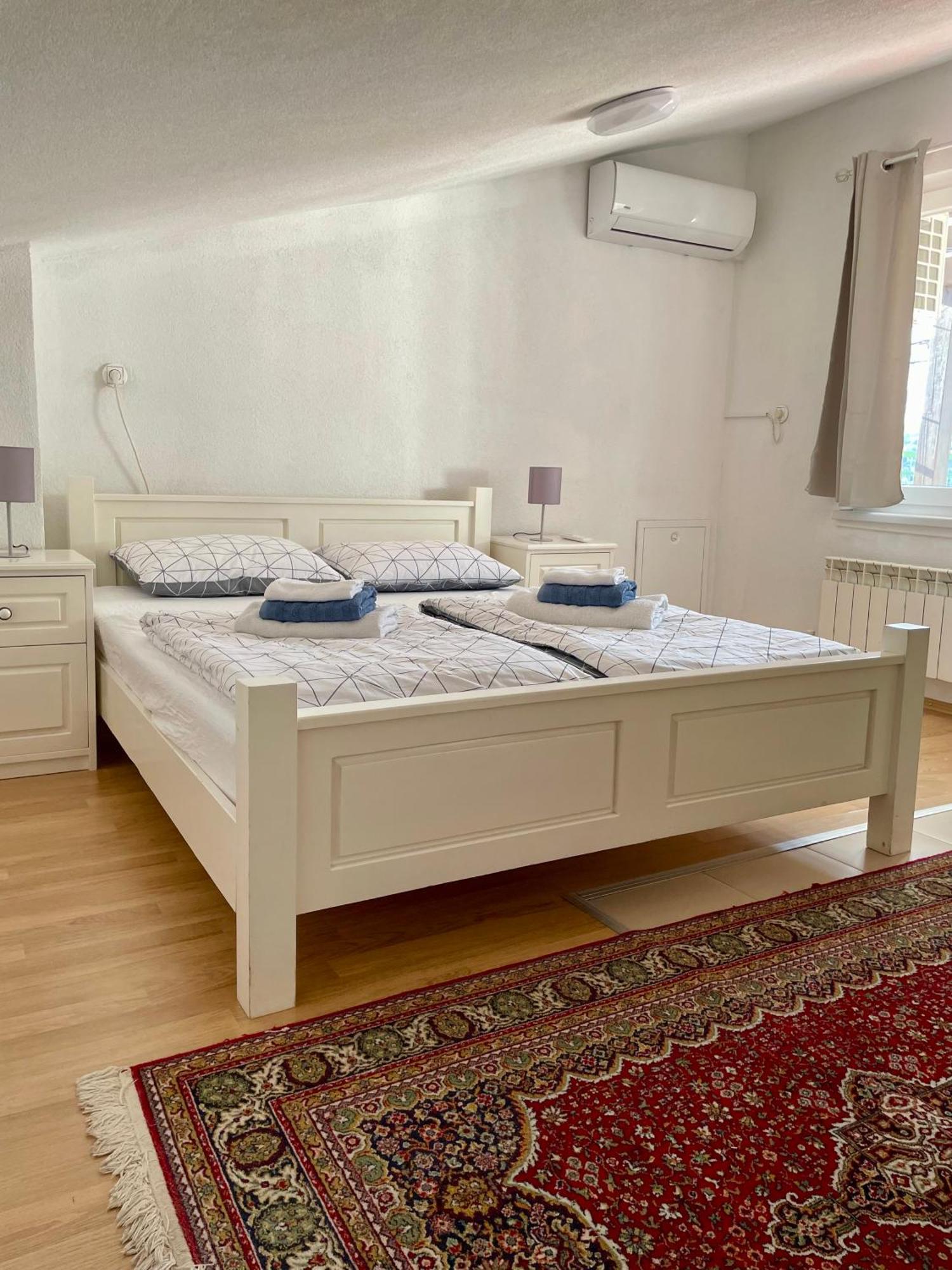 Sarajevo Cozy Attic Leilighet Eksteriør bilde
